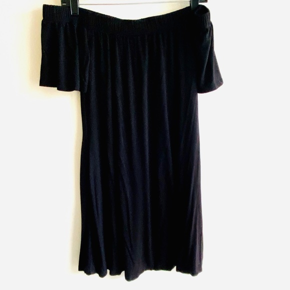 Black Off the Shoulder Dress - Picture 2 of 3